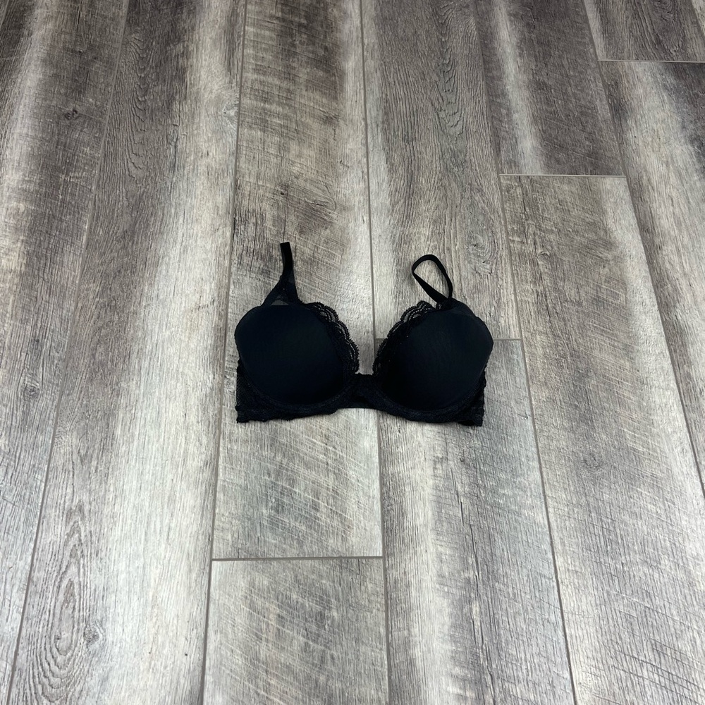 32D Natori‎ Black Lace Demi Bra